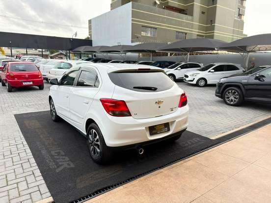 CHEVROLET-ONIX-2014