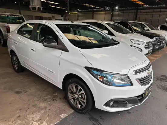 CHEVROLET-PRISMA-2014