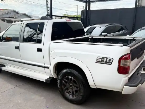 CHEVROLET-S10-2.4 ADVANTAGE 4X2 CD 8V FLEX 4P MANUAL CHEVROLET-S10-2011