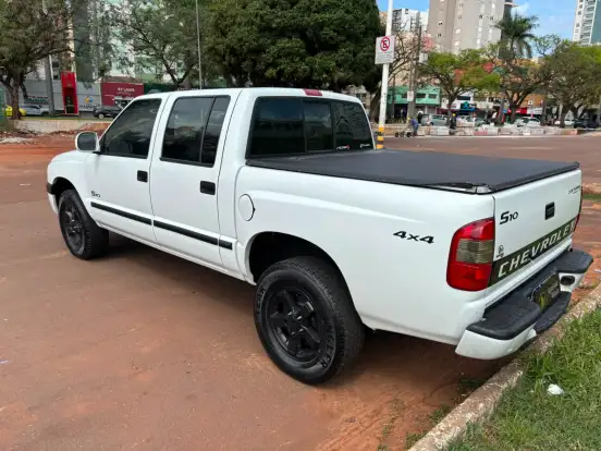 CHEVROLET-S10-2.8 STD 4X4 CD 12V TURBO INTERCOOLER DIESEL 4P MANUAL CHEVROLET-S10-2003