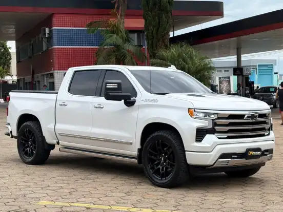 CHEVROLET-SILVERADO-5.3 V8 GASOLINA 1500 HIGH COUNTRY 4X4 AUTOMÁTICO CHEVROLET-SILVERADO-2024