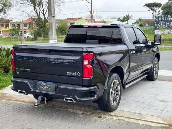 CHEVROLET-SILVERADO-5.3 V8 GASOLINA 1500 HIGH COUNTRY 4X4 AUTOMÁTICO CHEVROLET-SILVERADO-2023