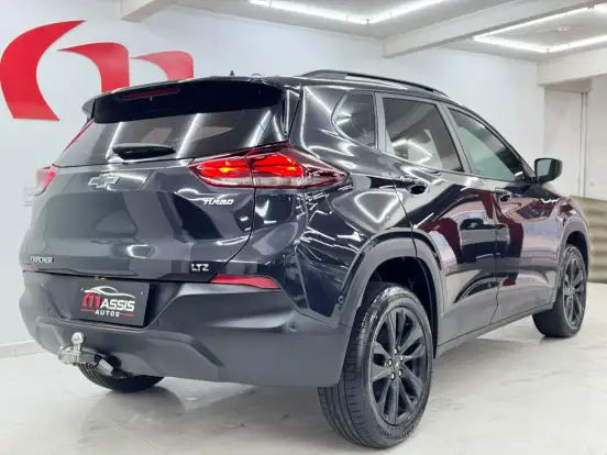 CHEVROLET-TRACKER-2023