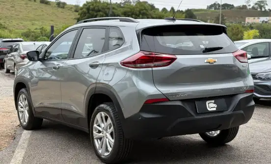 CHEVROLET-TRACKER-2023
