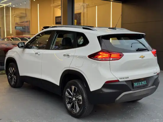 CHEVROLET-TRACKER-2023