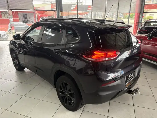 CHEVROLET-TRACKER-2023
