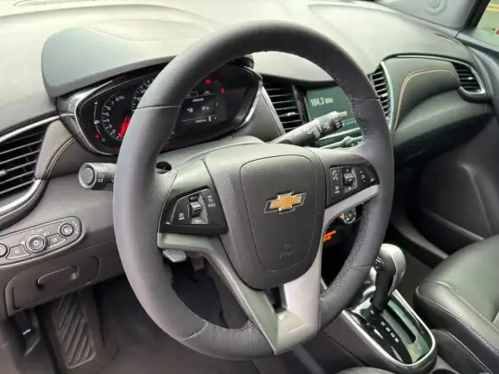 CHEVROLET-TRACKER-2017