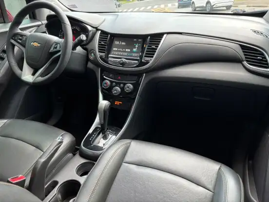 CHEVROLET-TRACKER-2017