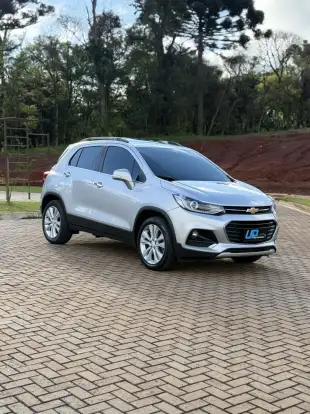 CHEVROLET-TRACKER-2017