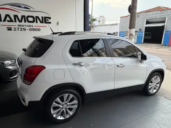 CHEVROLET-TRACKER-2017