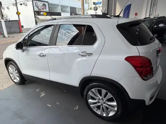 CHEVROLET-TRACKER-2017