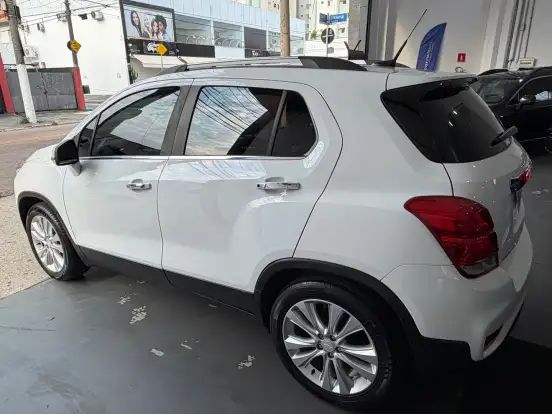 CHEVROLET-TRACKER-2017