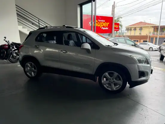 CHEVROLET-TRACKER-2015