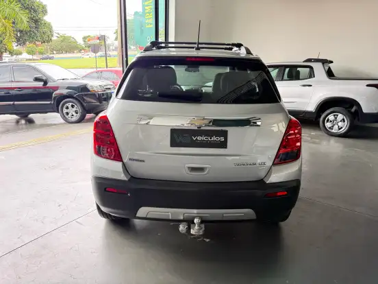 CHEVROLET-TRACKER-2015
