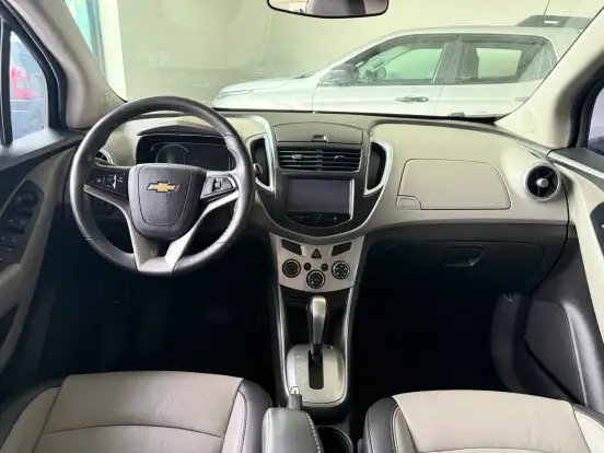 CHEVROLET-TRACKER-2015