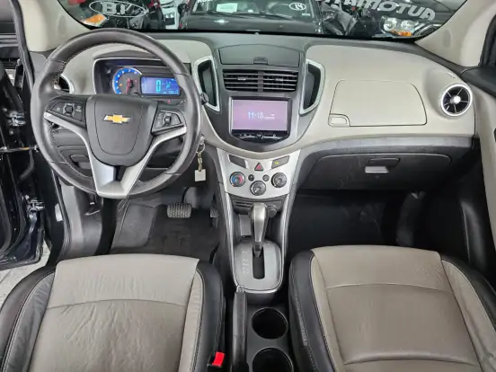 CHEVROLET-TRACKER-2015