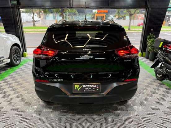 CHEVROLET-TRACKER-2023