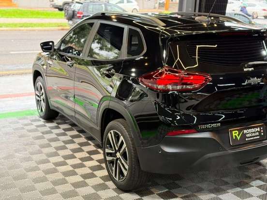CHEVROLET-TRACKER-2023