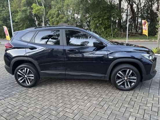 CHEVROLET-TRACKER-2024