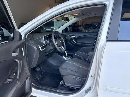 CHEVROLET-TRACKER-2025