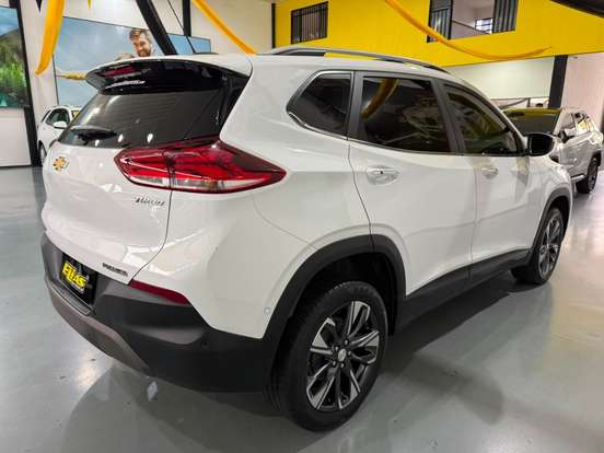 CHEVROLET-TRACKER-2023
