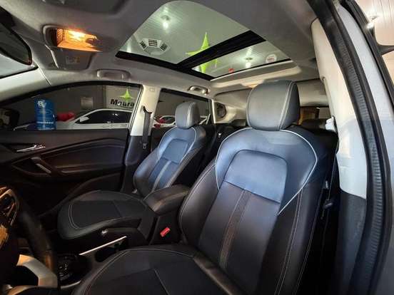 CHEVROLET-TRACKER-2023