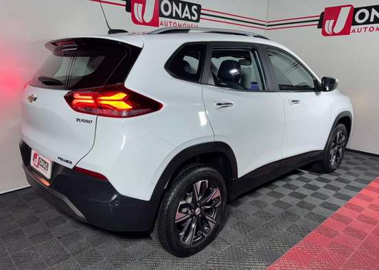CHEVROLET-TRACKER-2023
