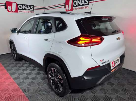 CHEVROLET-TRACKER-2023