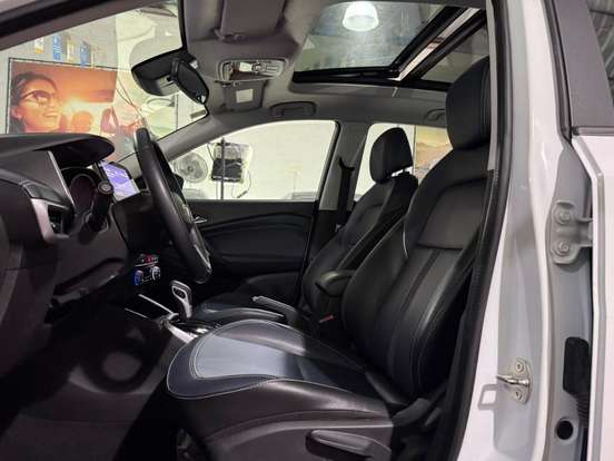 CHEVROLET-TRACKER-2023
