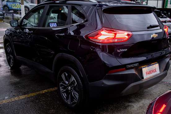 CHEVROLET-TRACKER-2023
