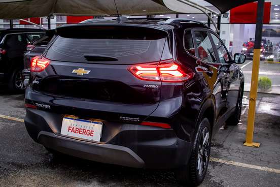 CHEVROLET-TRACKER-2023