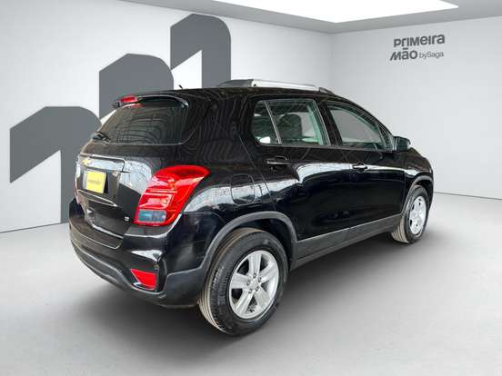 CHEVROLET-TRACKER-2019
