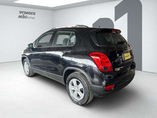CHEVROLET-TRACKER-2019