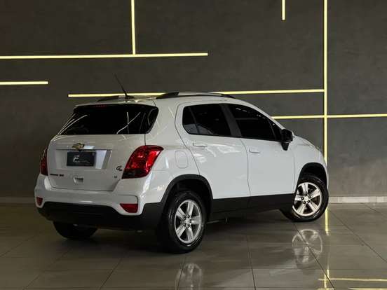 CHEVROLET-TRACKER-2019