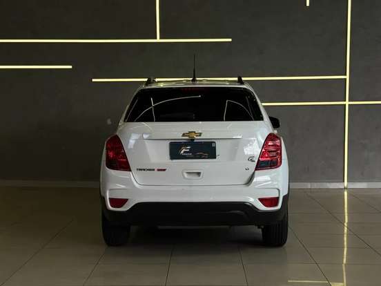 CHEVROLET-TRACKER-2019