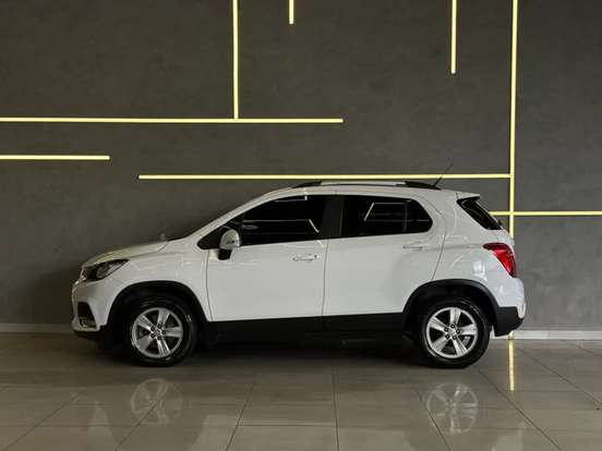 CHEVROLET-TRACKER-2019