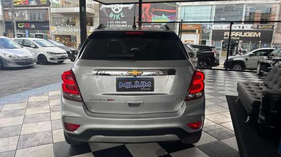 CHEVROLET-TRACKER-2017