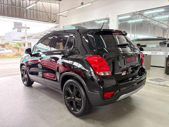 CHEVROLET-TRACKER-2019