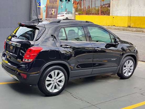 CHEVROLET-TRACKER-2017