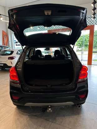 CHEVROLET-TRACKER-2018