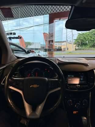 CHEVROLET-TRACKER-2018