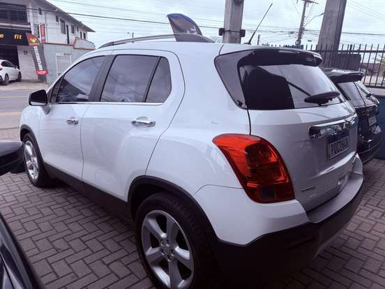 CHEVROLET-TRACKER-2015
