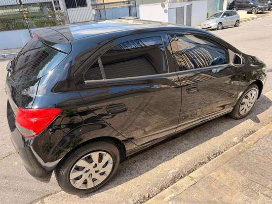 CHEVROLET-ONIX-2014