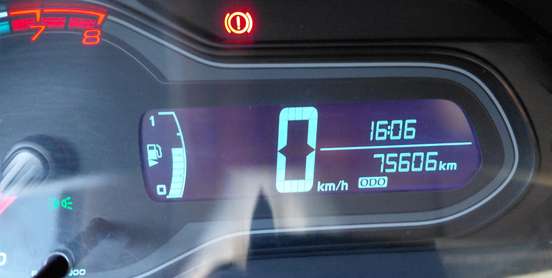 CHEVROLET-ONIX-2015