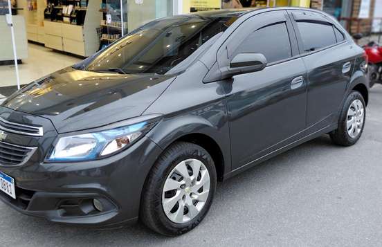 CHEVROLET-ONIX-2015