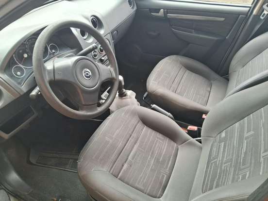 CHEVROLET-PRISMA-2010