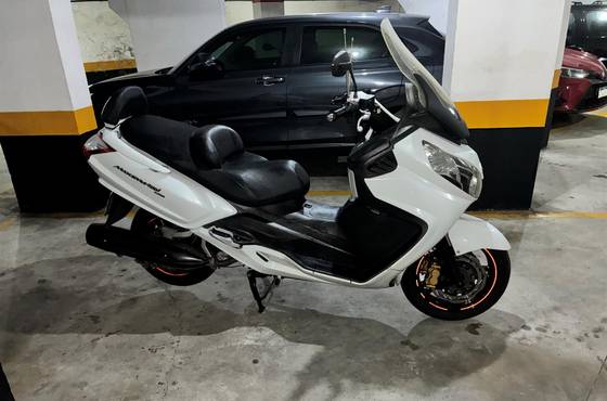 DAFRA MAXSYM 400i 