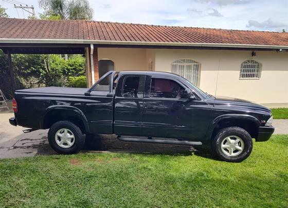 DODGE DAKOTA 3.9 SPORT 4X2 CE V6 12V GASOLINA 2P MANUAL
