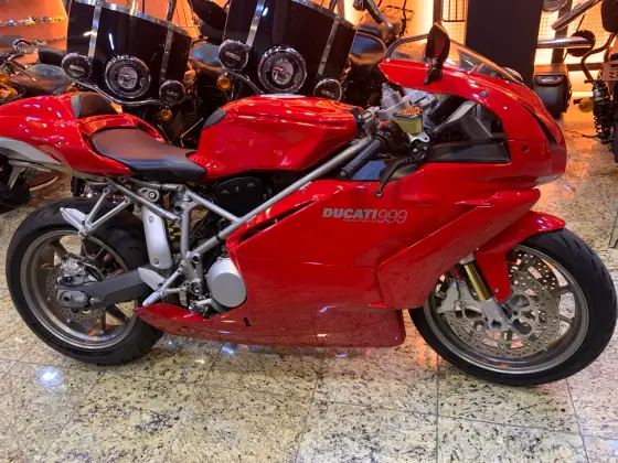 DUCATI 999 
