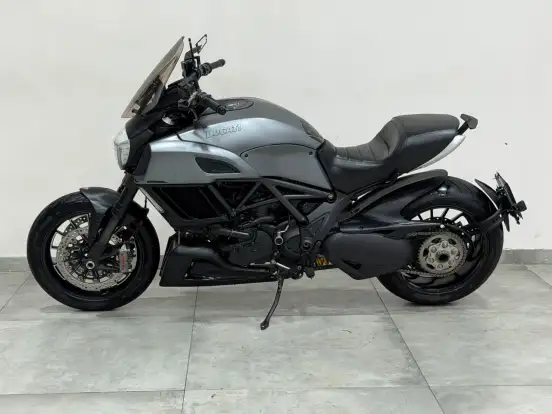 DUCATI-DIAVEL DARK DUCATI-DIAVEL DARK-2015